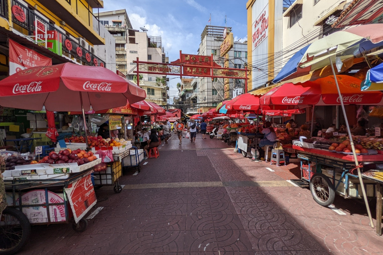 bangkok chinatown street market thailand hot weather street food stalls