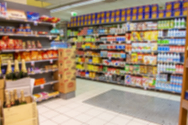 タイのコンビニやスーパーのペットボトル売り場