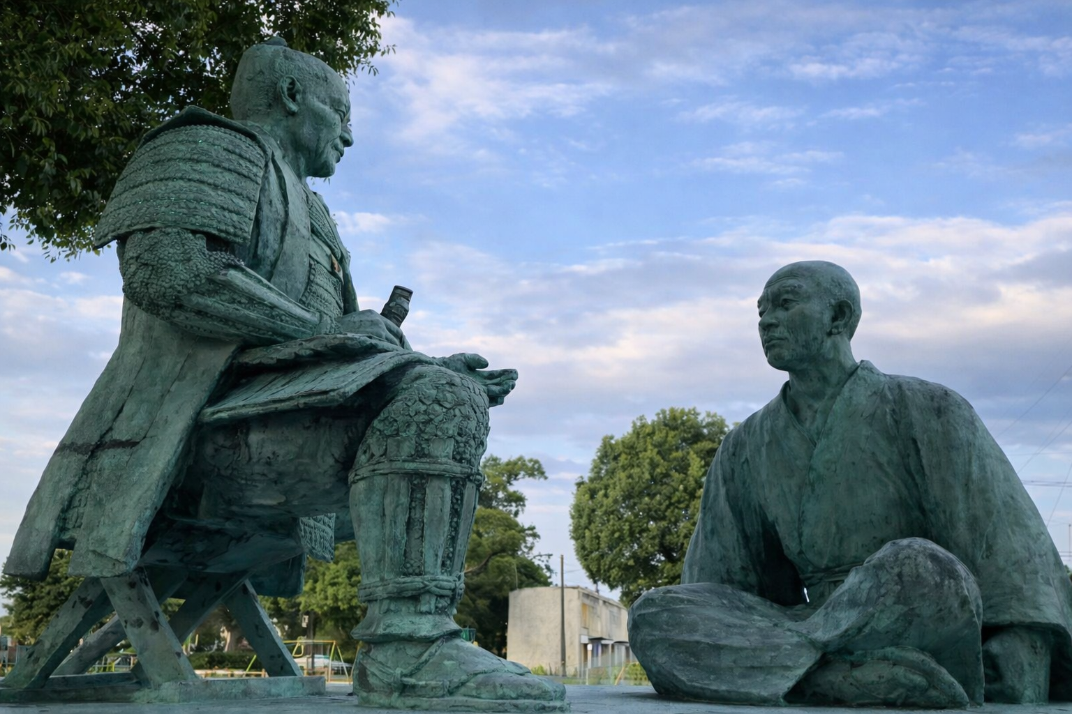 島津義久と豊臣秀吉の銅像 鹿児島の歴史と水文化を象徴するモニュメント